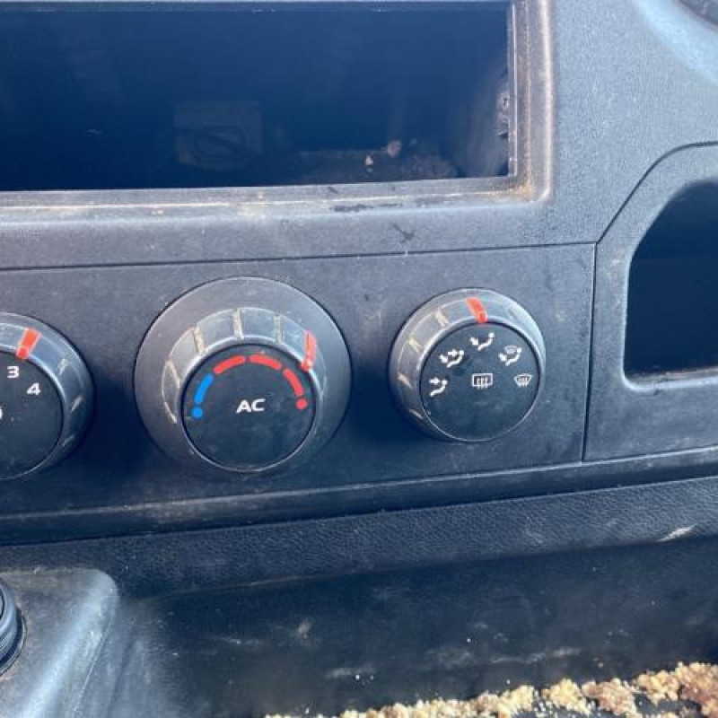 Poignee interieur porte de coffre gauche RENAULT MASTER 3 Photo n°12