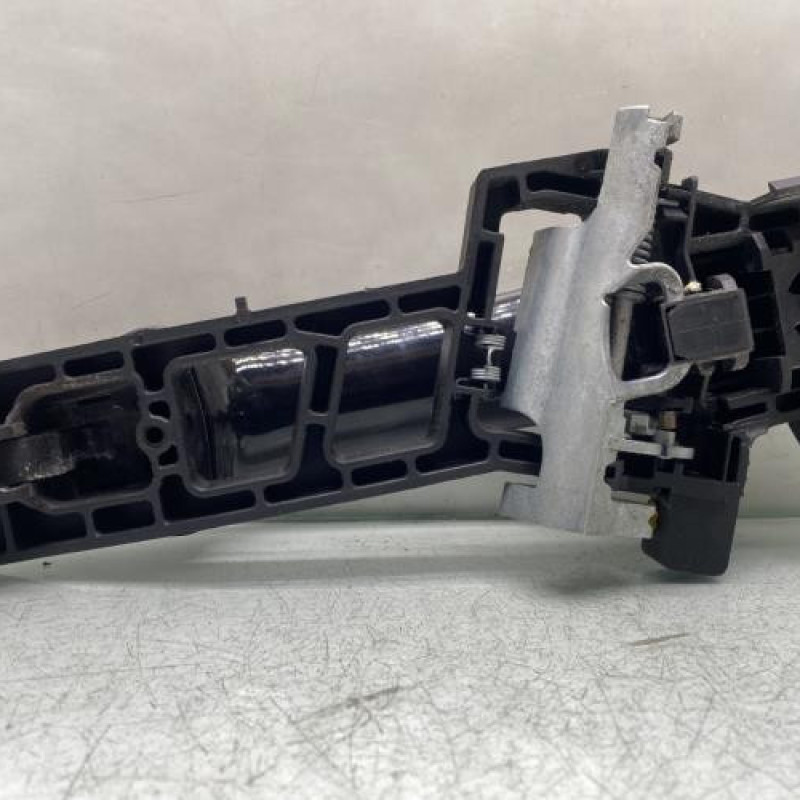 Poignee porte arriere gauche FORD FIESTA 6 Photo n°3