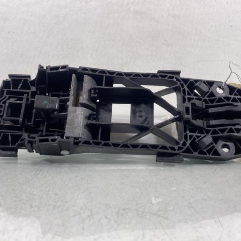 Poignee porte arriere gauche VOLKSWAGEN POLO 6 Photo n°4