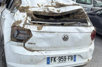 Poignee porte avant gauche VOLKSWAGEN POLO 6