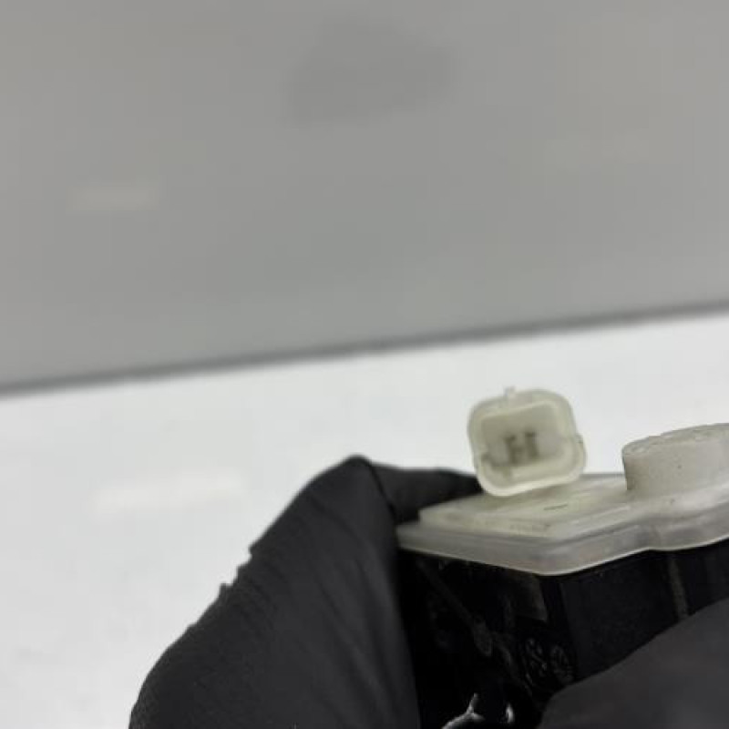 Actionneur verrou trappe d'essence PEUGEOT 208 2 Photo n°3