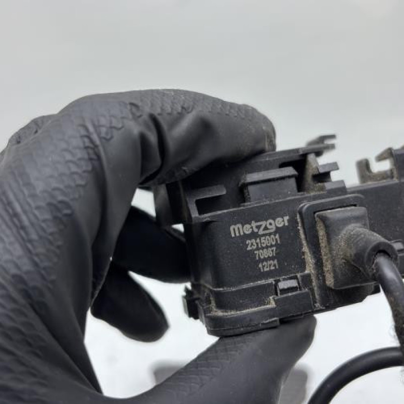 Actionneur verrou trappe d'essence VOLKSWAGEN POLO 5 Photo n°3