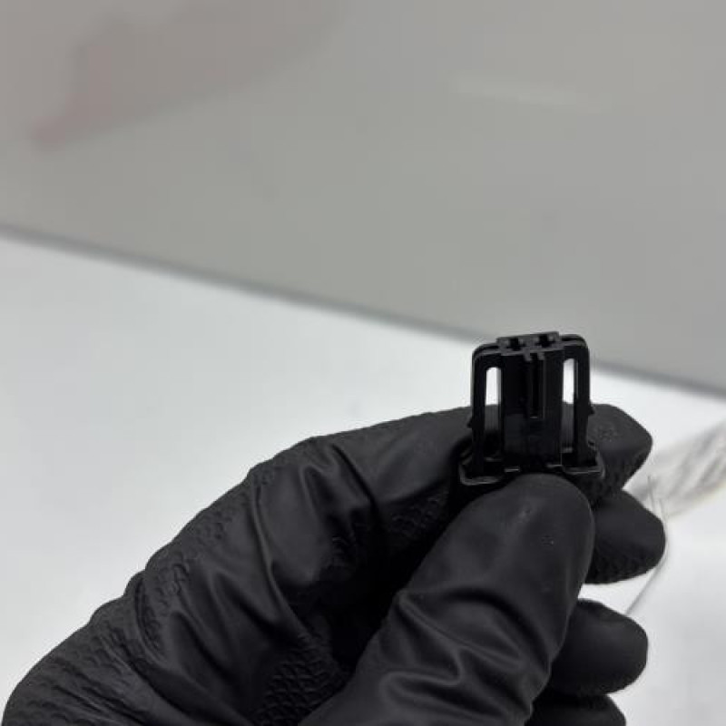 Actionneur verrou trappe d'essence VOLKSWAGEN POLO 5 Photo n°4