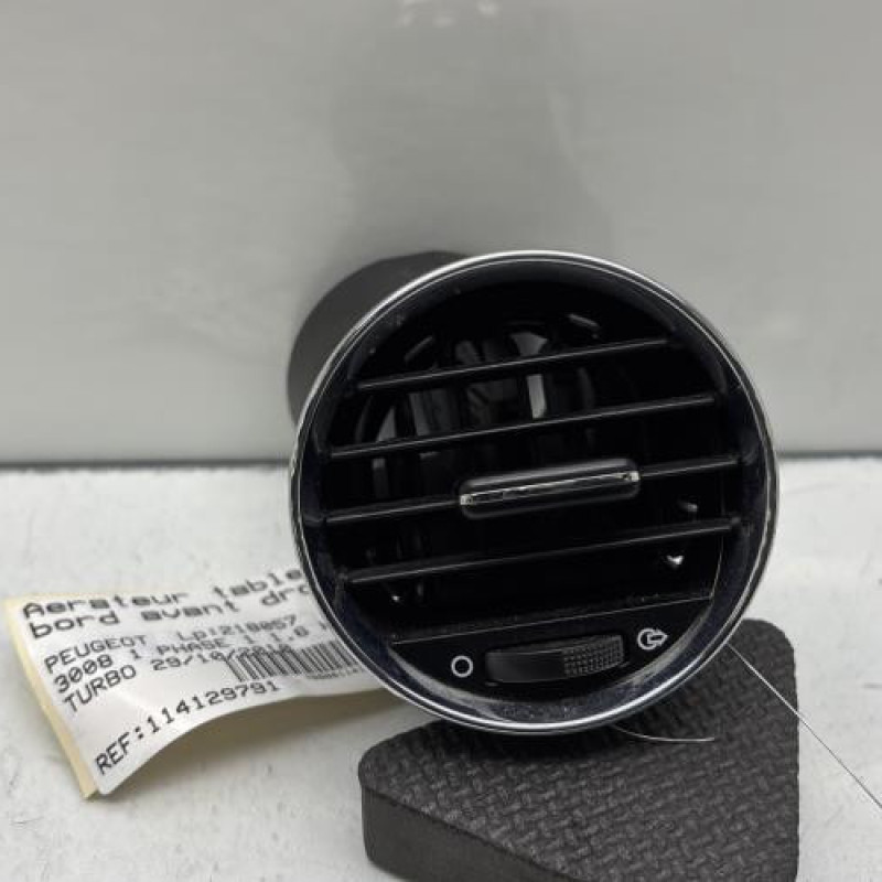 Aerateur tableau de bord avant droit PEUGEOT 3008 1 Photo n°1