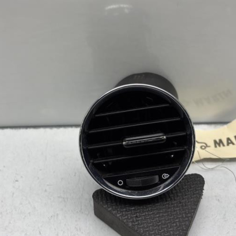 Aerateur tableau de bord avant gauche PEUGEOT 3008 1 Photo n°1