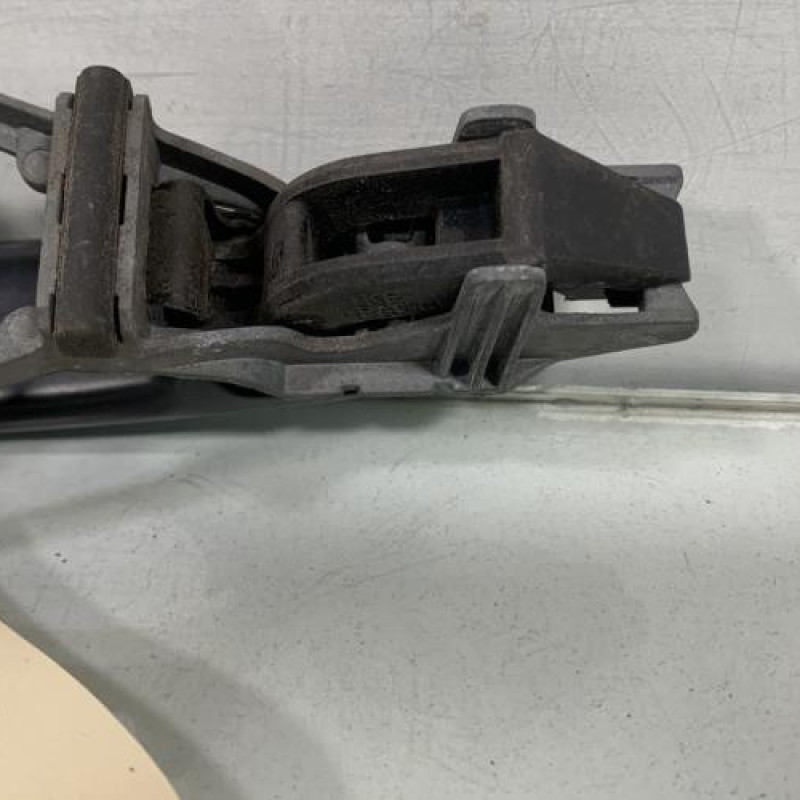 Poignee porte arriere gauche VOLKSWAGEN GOLF 5 Photo n°4