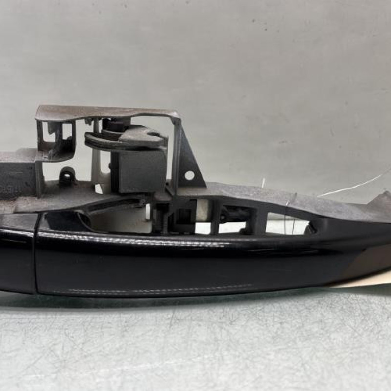 Poignee porte arriere droit PEUGEOT 3008 1 Photo n°1