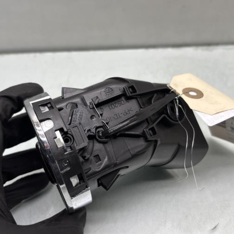 Aerateur tableau de bord avant droit PEUGEOT 3008 1 Photo n°3