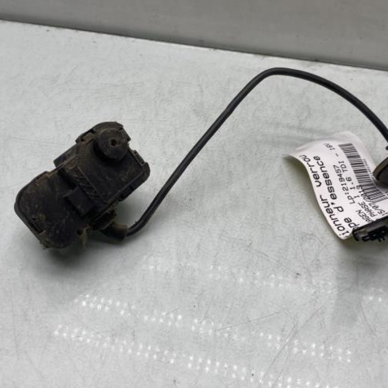 Actionneur verrou trappe d'essence VOLKSWAGEN GOLF 7 Photo n°1