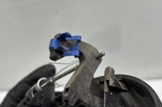 Poignee porte arriere droit RENAULT CLIO 2