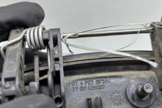 Poignee porte arriere droit RENAULT CLIO 2