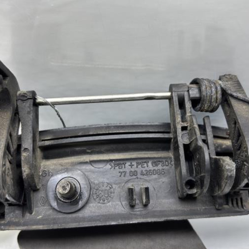 Poignee porte arriere gauche RENAULT CLIO 2 Photo n°4