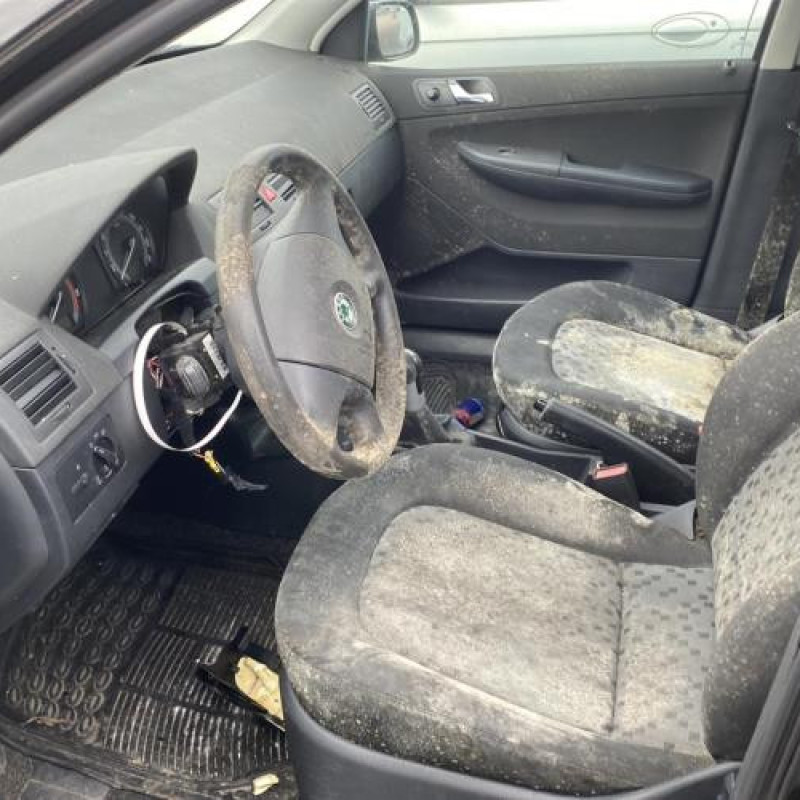 Renfort pare choc arriere (traverse) SKODA FABIA 1 Photo n°10