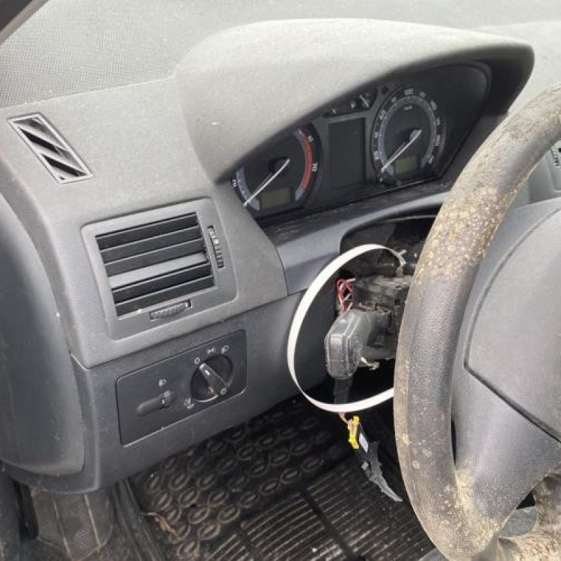 Renfort pare choc arriere (traverse) SKODA FABIA 1 Photo n°13