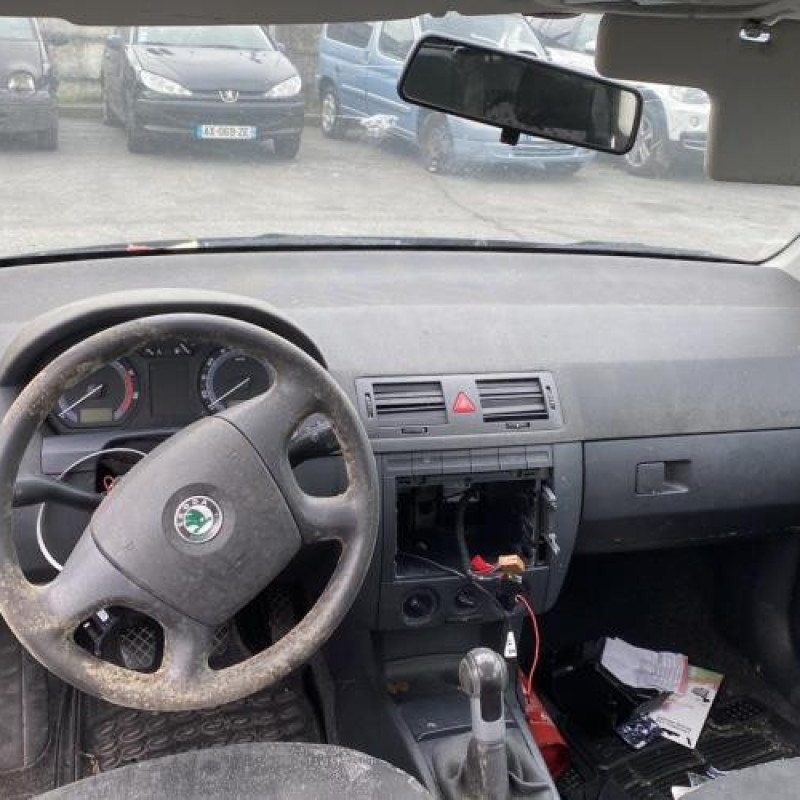 Renfort pare choc arriere (traverse) SKODA FABIA 1 Photo n°14