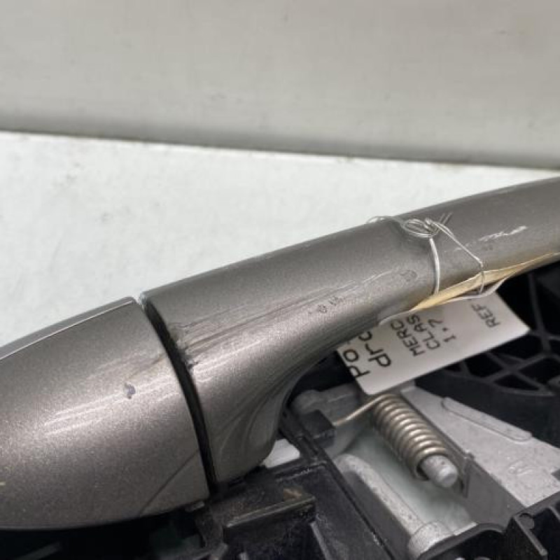 Poignee porte avant droit MERCEDES CLASSE A 169 Photo n°3