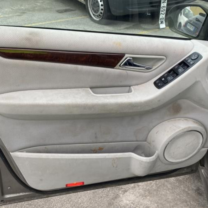 Poignee porte avant droit MERCEDES CLASSE A 169 Photo n°14
