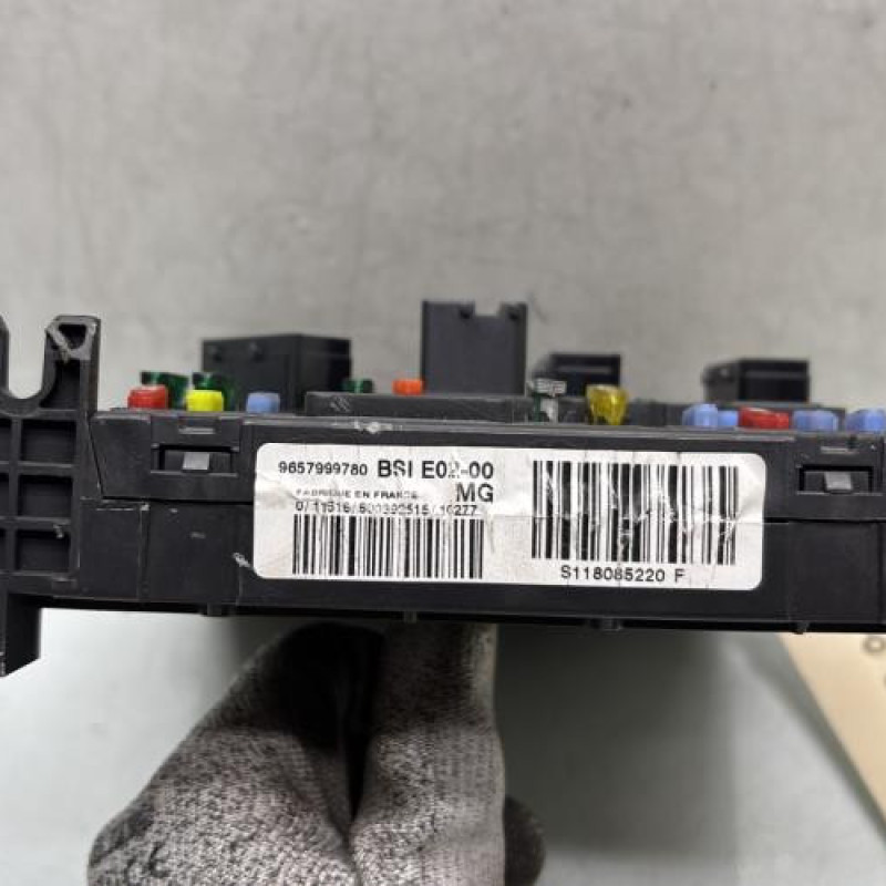 Boitier BSI PEUGEOT 206+ Photo n°2