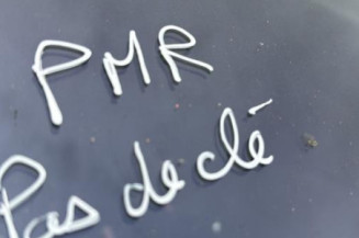 Poignee porte avant gauche CITROEN C4 1