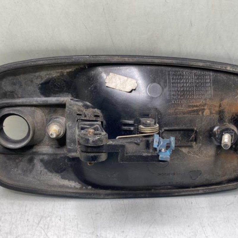 Poignee porte coffre gauche RENAULT TRAFIC 2 Photo n°2