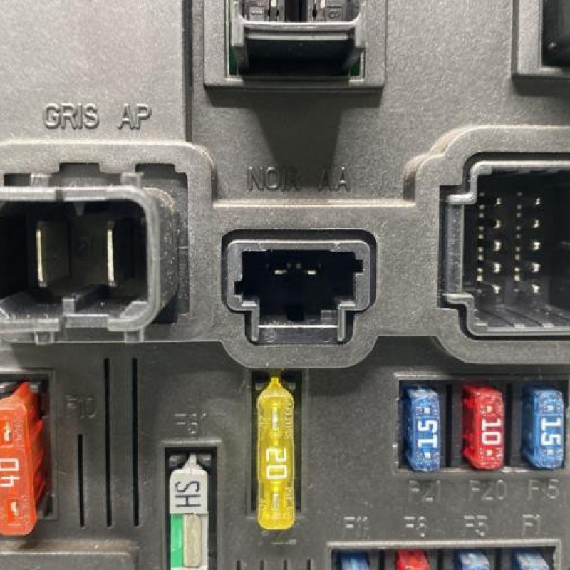 Boitier BSI PEUGEOT 206 Photo n°6