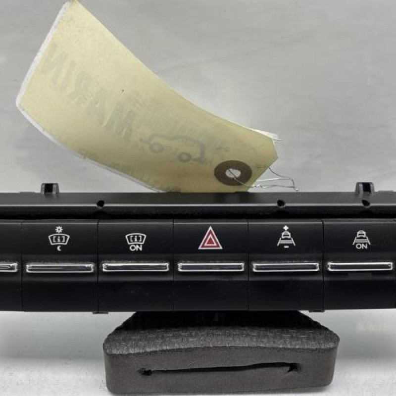 Bouton de warning PEUGEOT 5008 1 Photo n°1