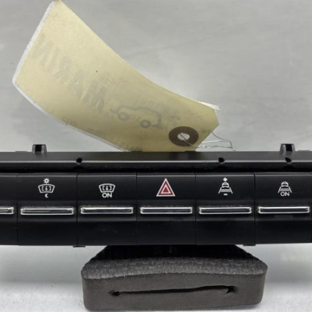 Bouton de warning PEUGEOT 5008 1 Photo n°1