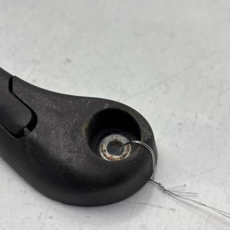 Bras essuie glace arriere RENAULT CLIO 3 Photo n°2