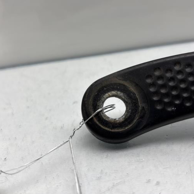 Bras essuie glace avant gauche RENAULT CLIO 3 Photo n°2