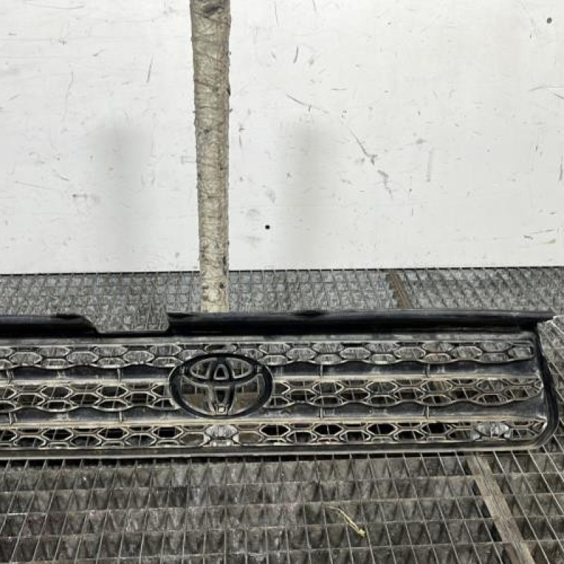 Calandre TOYOTA RAV4 2 Photo n°4