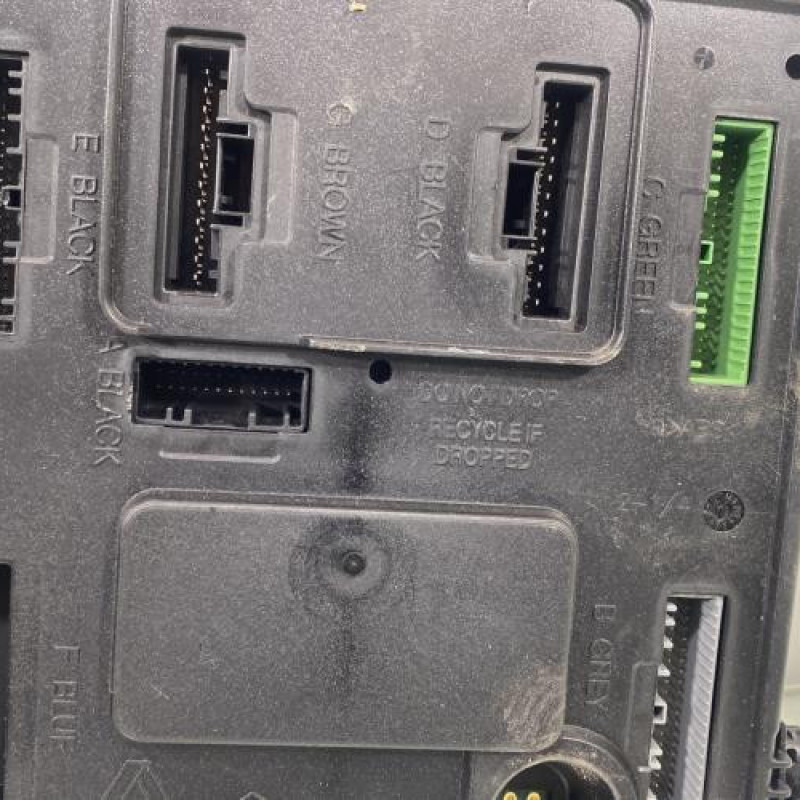 Boitier UCH RENAULT MEGANE 3 Photo n°3