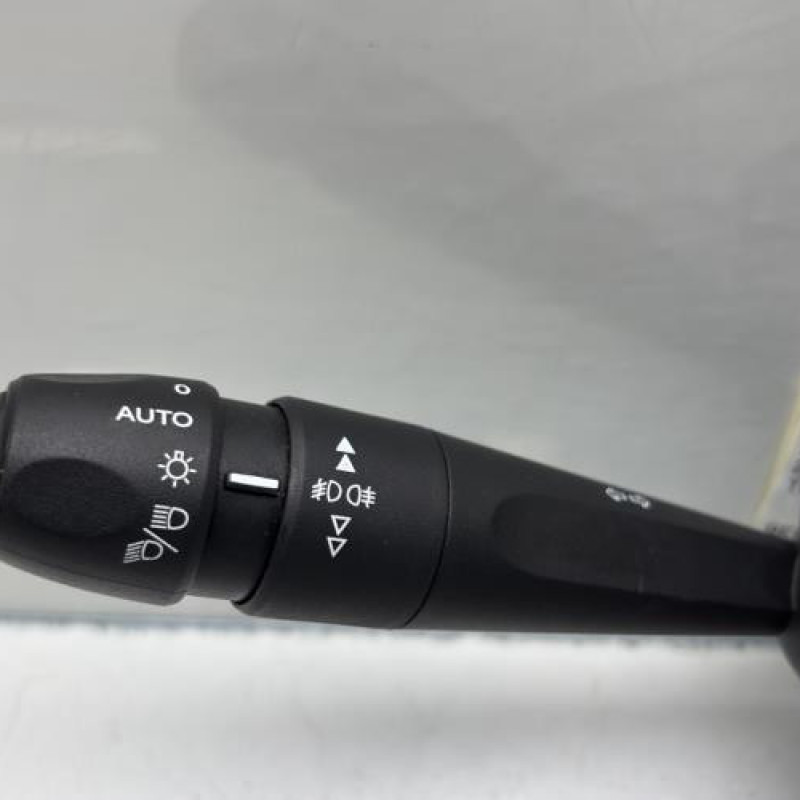 Com (Bloc Contacteur Tournant+Commodo Essuie Glace+Commodo Phare) PEUGEOT 208 1 Photo n°4