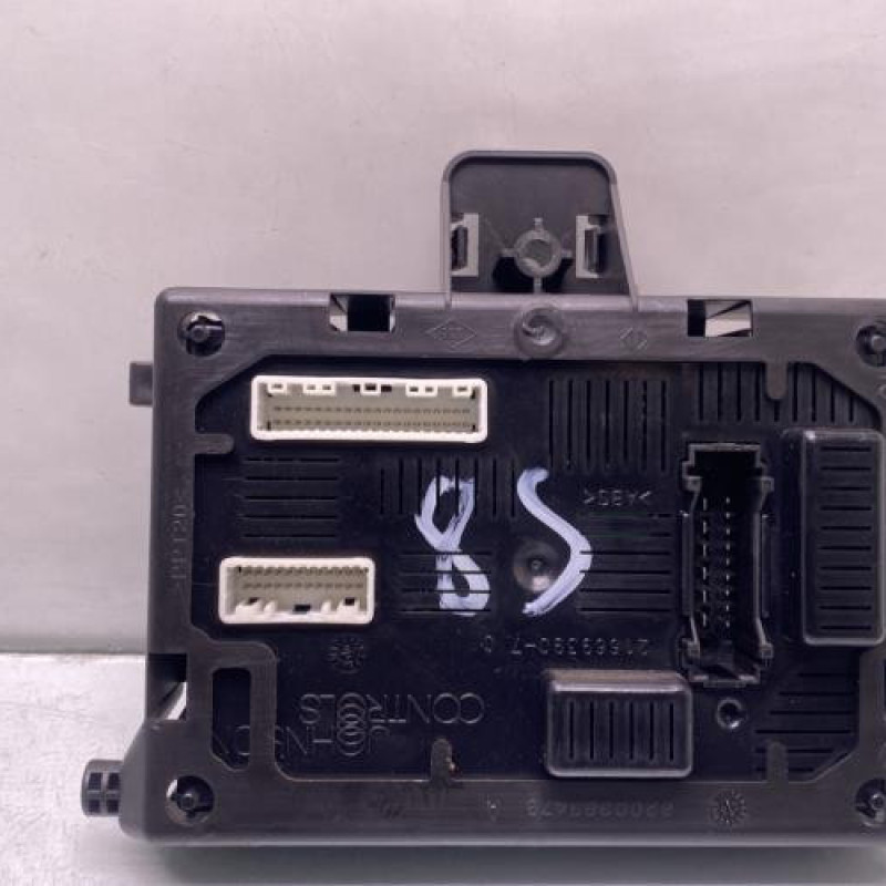 Boitier UCH RENAULT CLIO 3 Photo n°1