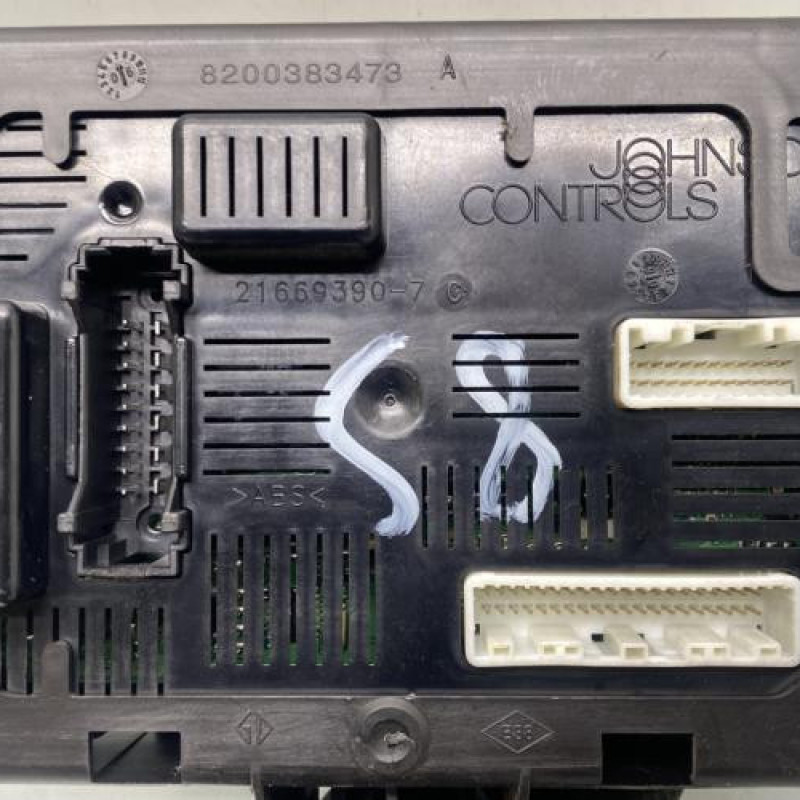 Boitier UCH RENAULT CLIO 3 Photo n°2