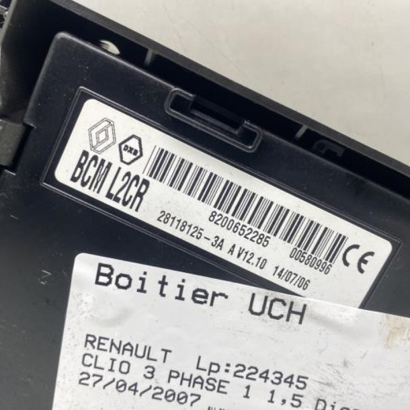 Boitier UCH RENAULT CLIO 3 Photo n°4