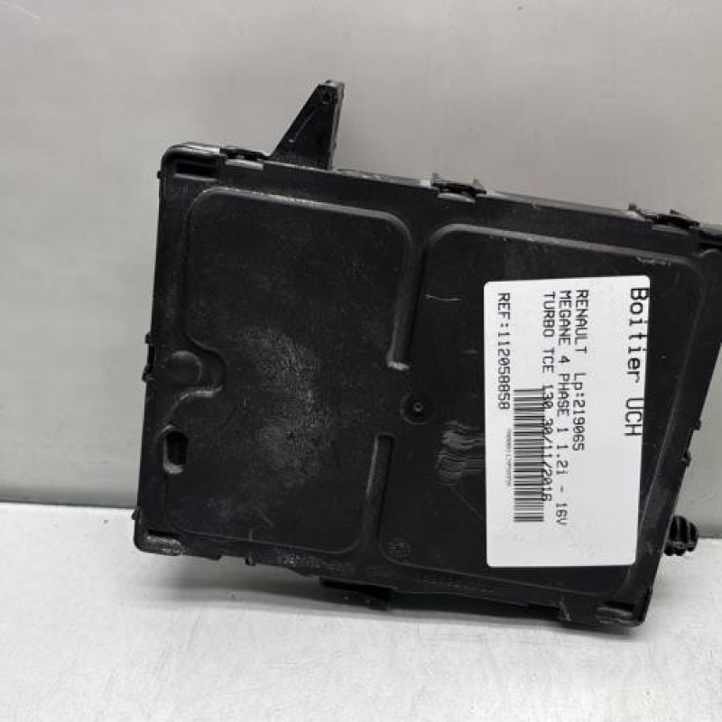 Boitier UCH RENAULT MEGANE 4 Photo n°3