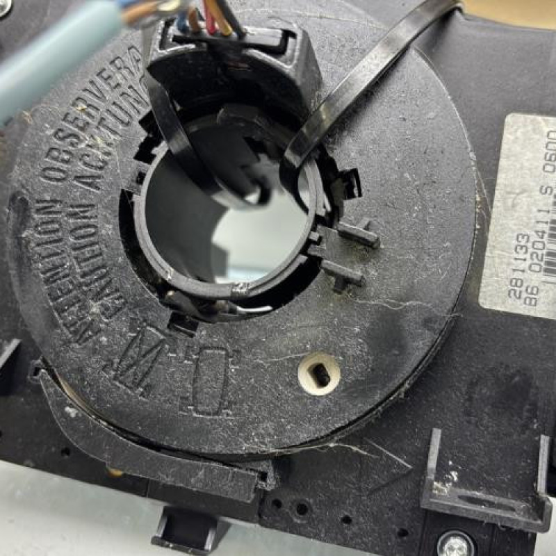 Com (Bloc Contacteur Tournant+Commodo Essuie Glace+Commodo Phare) PEUGEOT 207 Photo n°3