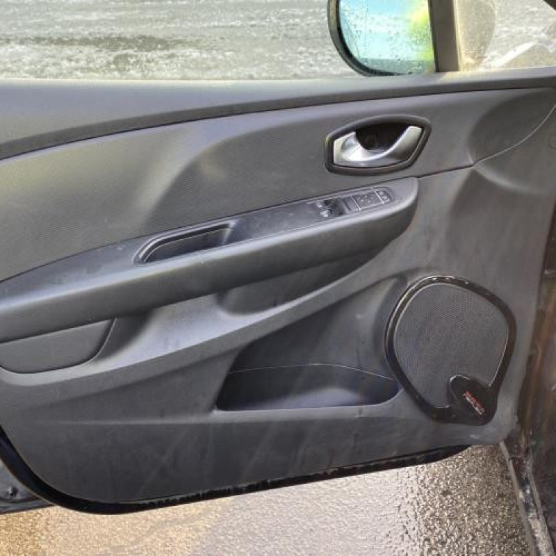 Boitier UCH RENAULT CLIO 4 Photo n°12