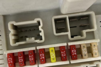 Boitier UPC RENAULT GRAND SCENIC 2