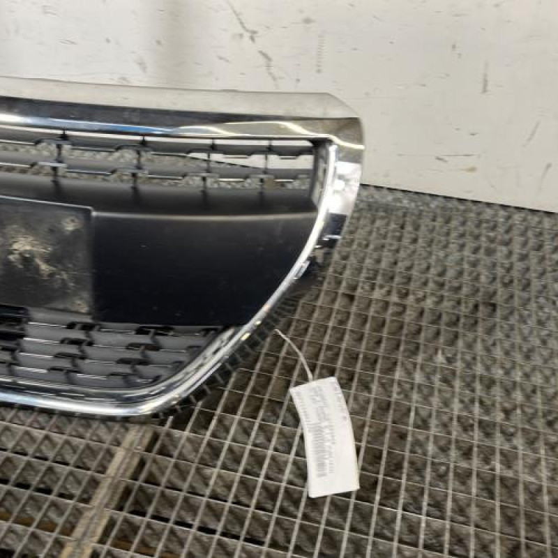 Calandre PEUGEOT 208 1 Photo n°3