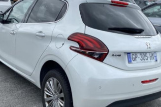 Calandre PEUGEOT 208 1