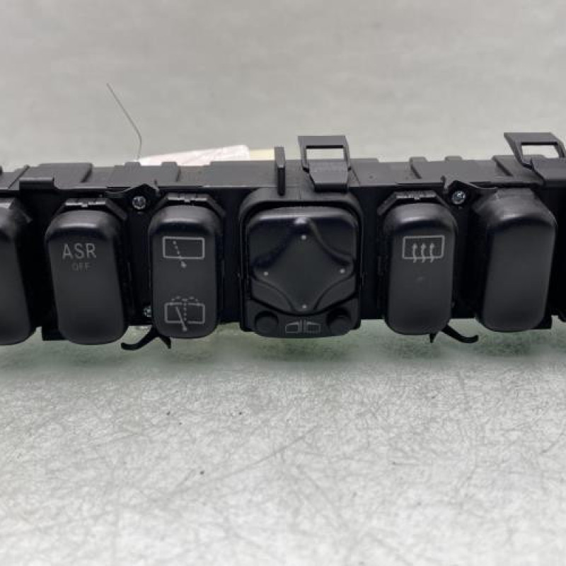 Commande retroviseurs MERCEDES CLASSE A 168 Photo n°1