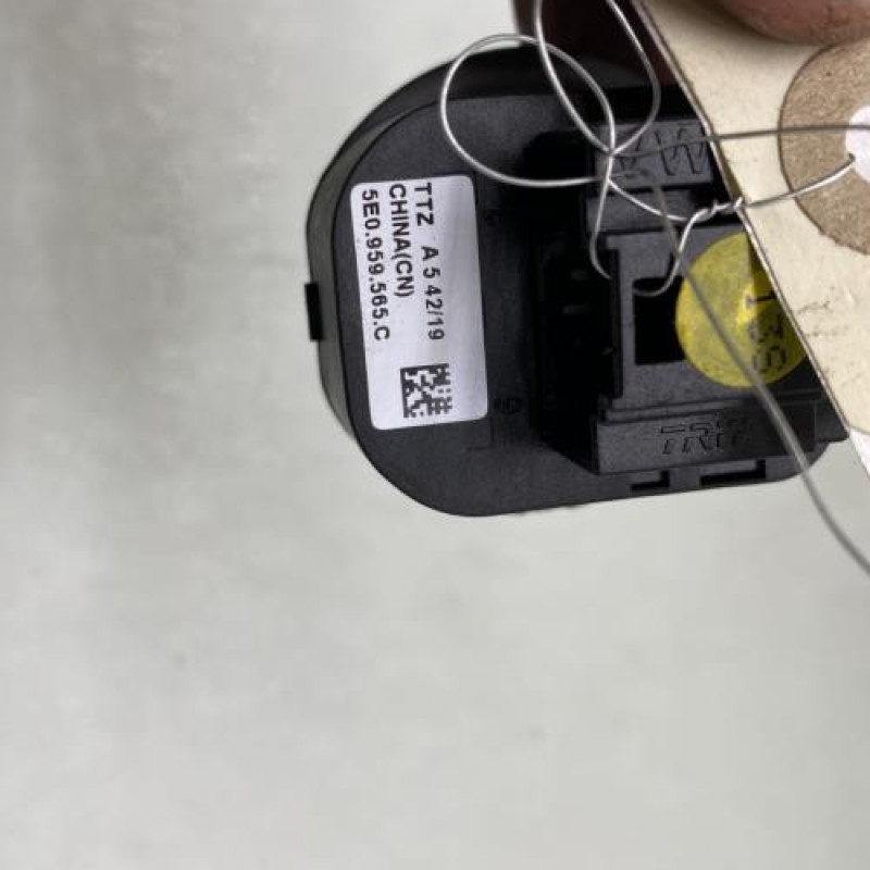 Commande retroviseurs SKODA OCTAVIA 4 Photo n°4