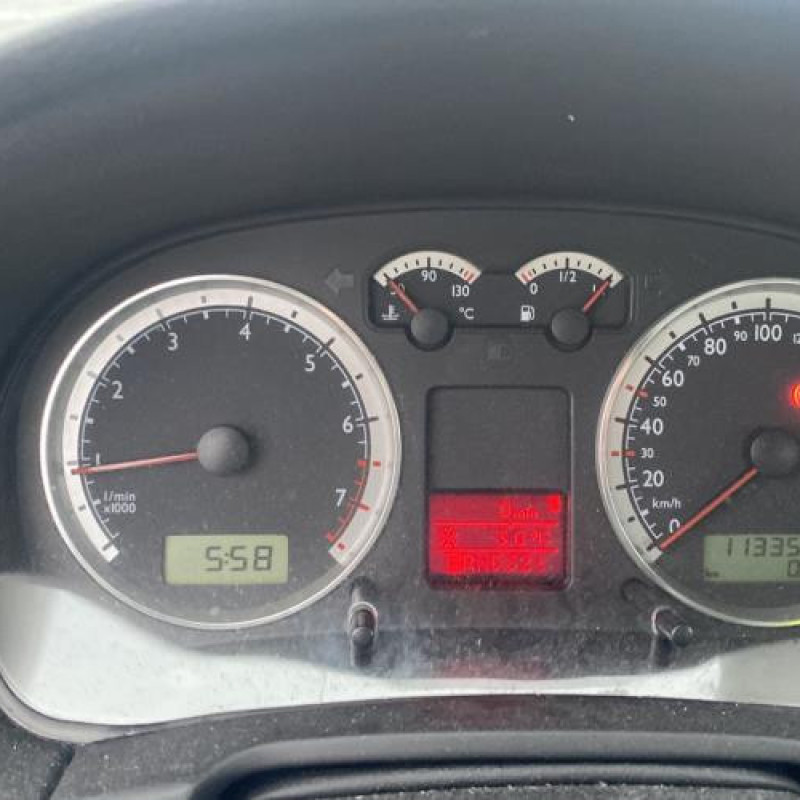 Moteur VOLKSWAGEN BORA Photo n°18