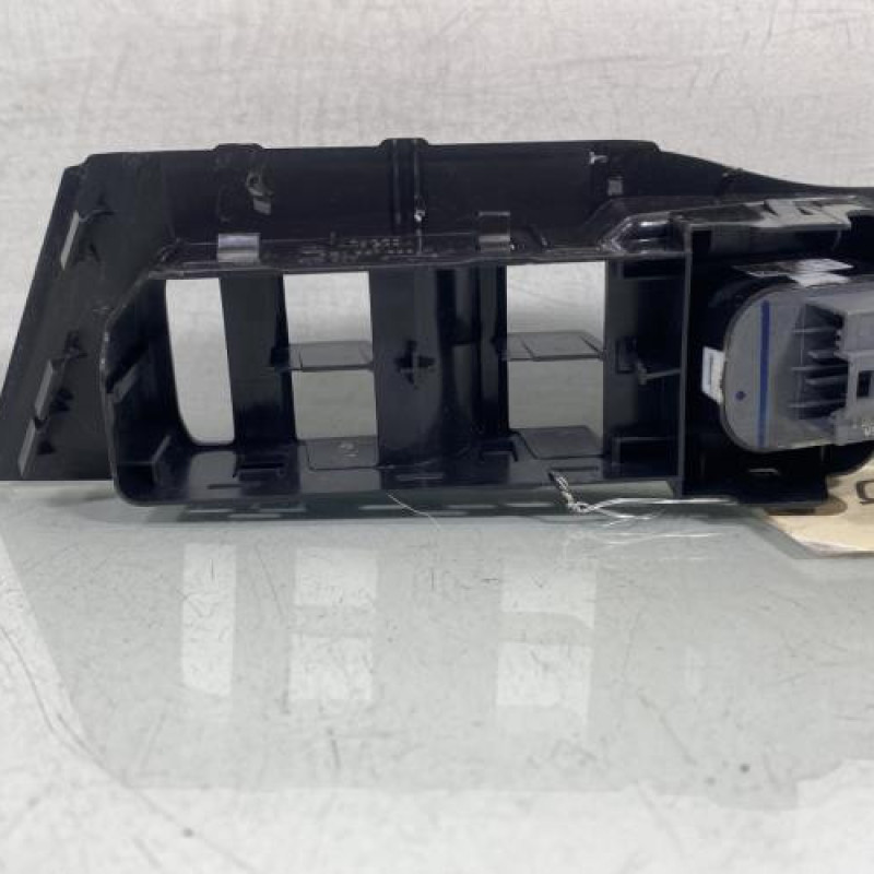 Commande retroviseurs VOLKSWAGEN POLO 6 Photo n°4