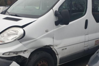 Poignee porte avant droit RENAULT TRAFIC 2
