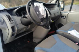 Poignee porte avant droit RENAULT TRAFIC 2