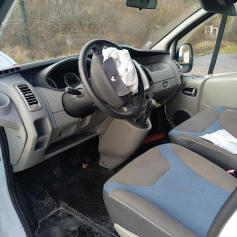 Poignee porte avant droit RENAULT TRAFIC 2 Photo n°9