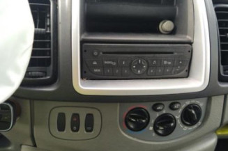 Poignee porte avant droit RENAULT TRAFIC 2