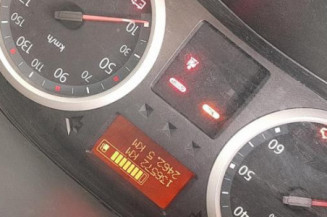 Poignee porte avant droit RENAULT TRAFIC 2